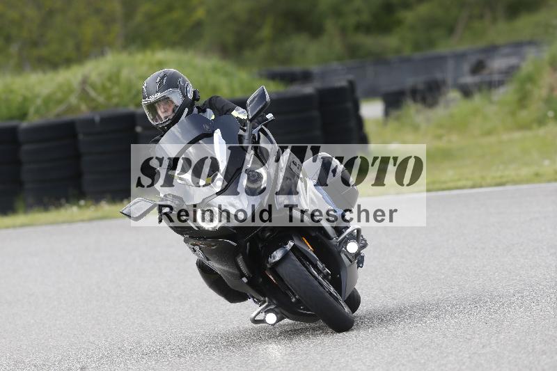 /Archiv-2025/09 22.04.2025 Cornu Master School ADR/rot-rouge/6